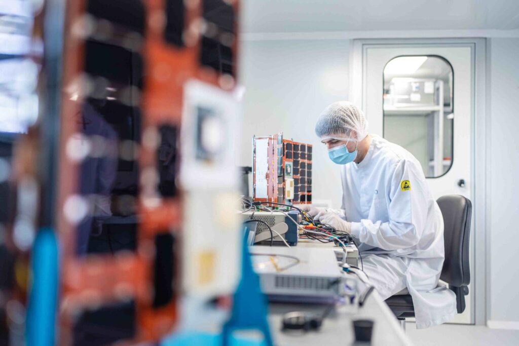 Sateliot advances its constellation with 5 new satellites manufactured by Alén Space